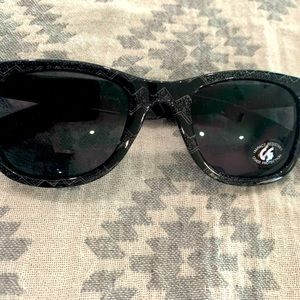VANS - brand new black with grey design sunglasses